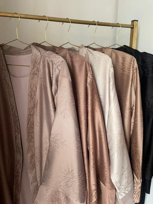 Abaya de luxe ( avec fond de robe )